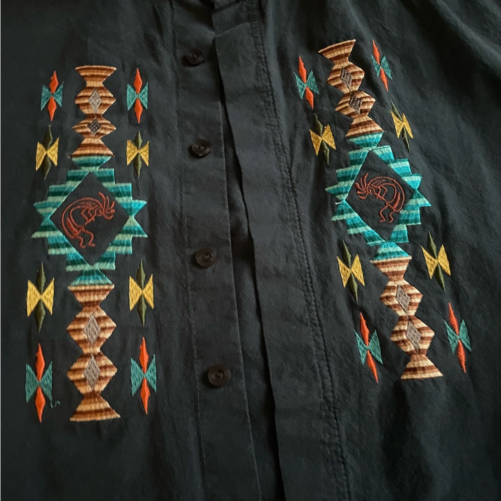 Embroidered Short Sleeve Button Down Shirt - Picture 4 of 7